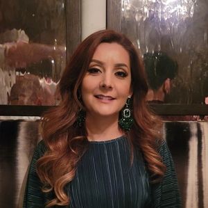 Meet your Posher, Elizabeth